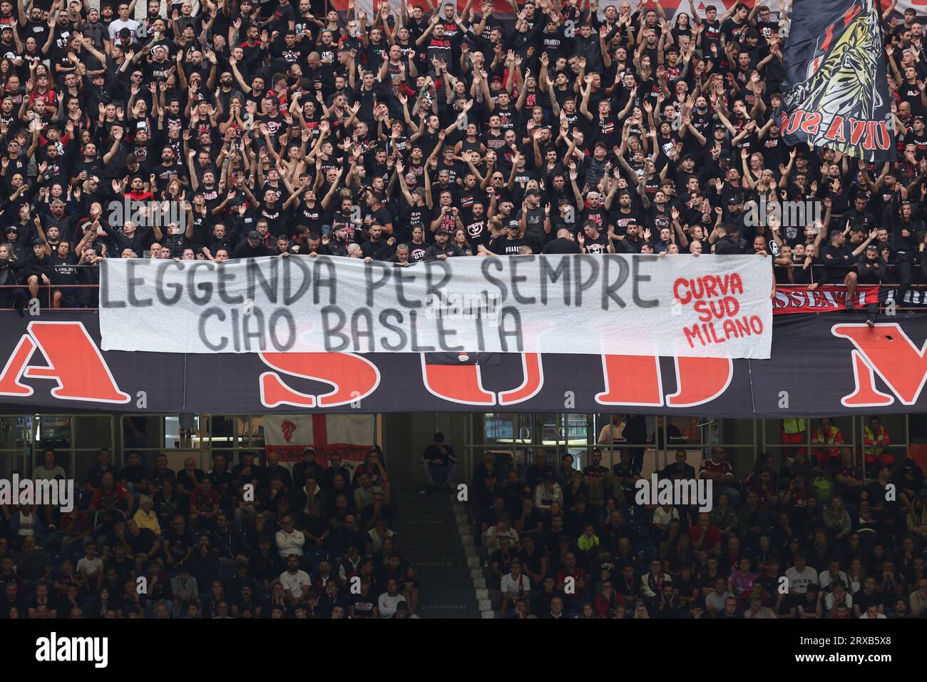 Milano, Italia. 23 settembre 2023. Settembre 2023 Milano - Italia - sport, calcio - Milano vs H Verona Campionato Italiano 2023/2024 - Stadio G. Meazza - nella foto: curva sud a.c. milan tifosi credito: Kines Milano/Alamy Live News Foto Stock