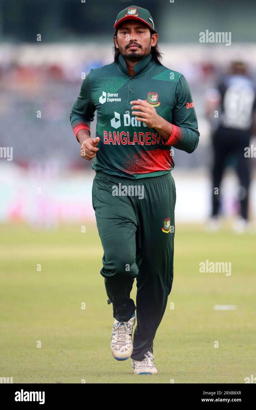Il bengalese Anamul Haq Bijoy durante la seconda partita ODI del Bangladesh e della nuova Zelanda allo Sher-e-Bangla National Cricket Stadium di Mirpur, Dacca, Ba Foto Stock