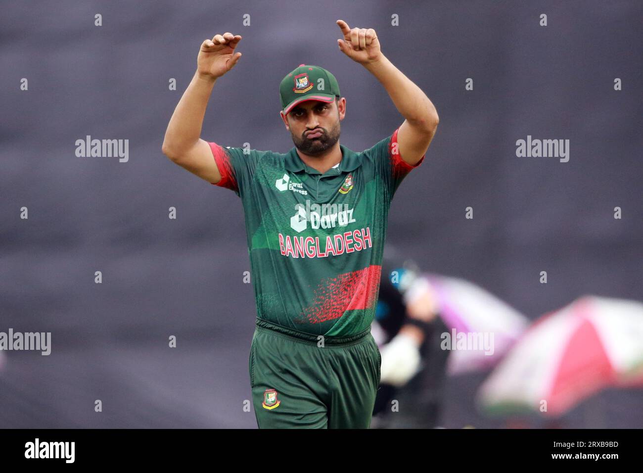 Il bengalese Tamim Iqbal Khan ha aperto la gara durante la seconda partita ODI del Bangladesh e della nuova Zelanda allo Sher-e-Bangla National Cricket Stadium di Mirpur, DH Foto Stock