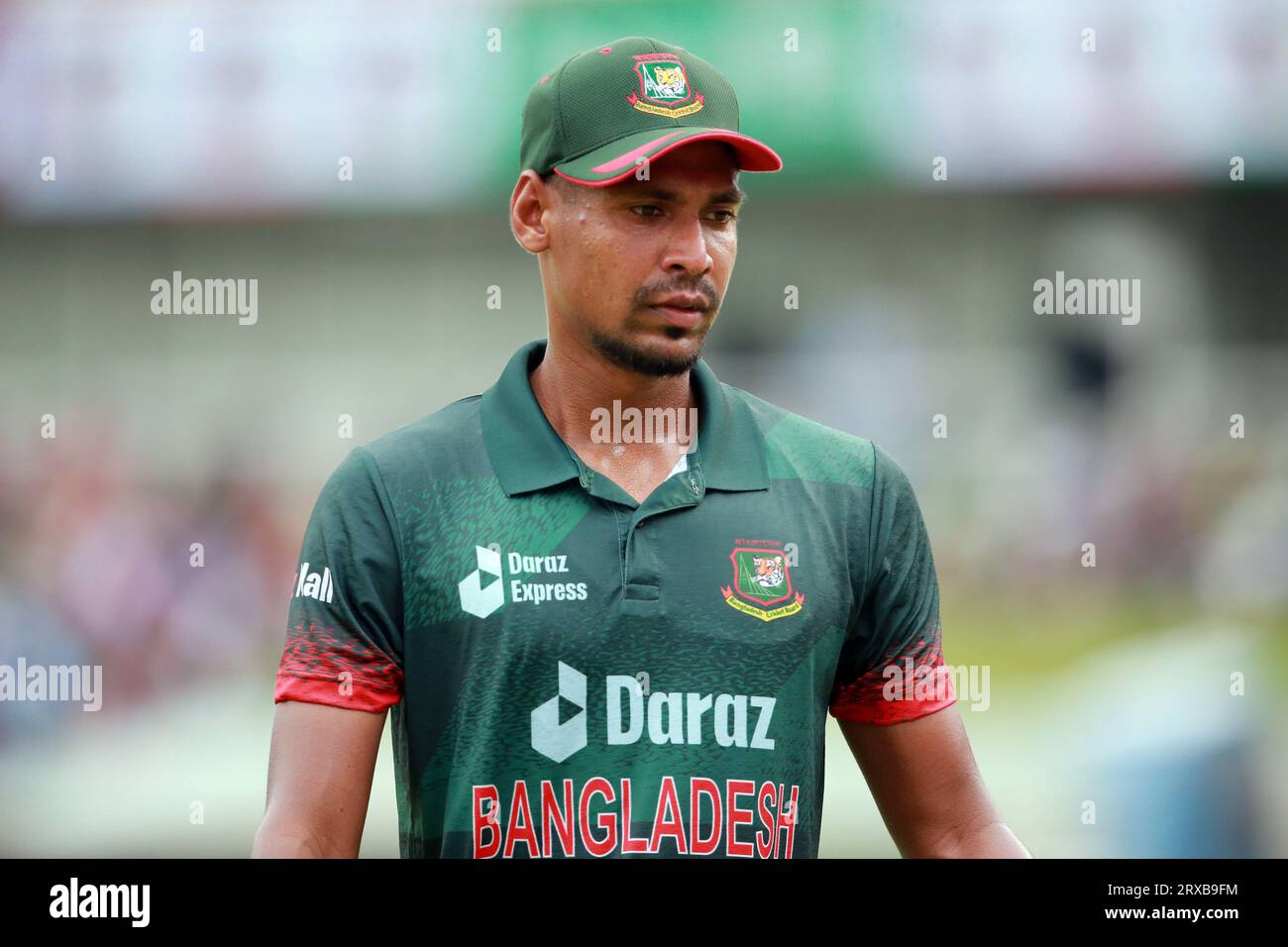 Bangaldeshi ha stimolato Mustafizur Rahman durante il secondo incontro ODI di Bangladesh e nuova Zelanda di tre serie di match allo Sher-e-Bangla National Cricket Stadium Foto Stock