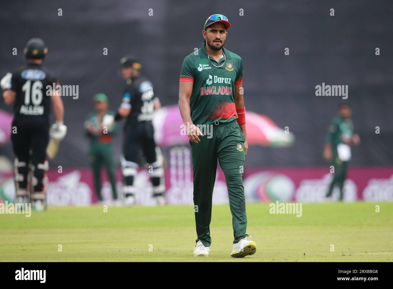 Syed Khaled Ahmed, il lanciatore bengalese di primo livello del Bangladesh e della nuova Zelanda, durante il secondo ODI Match of Three Match a Sher-e-Bangla Nationa Foto Stock