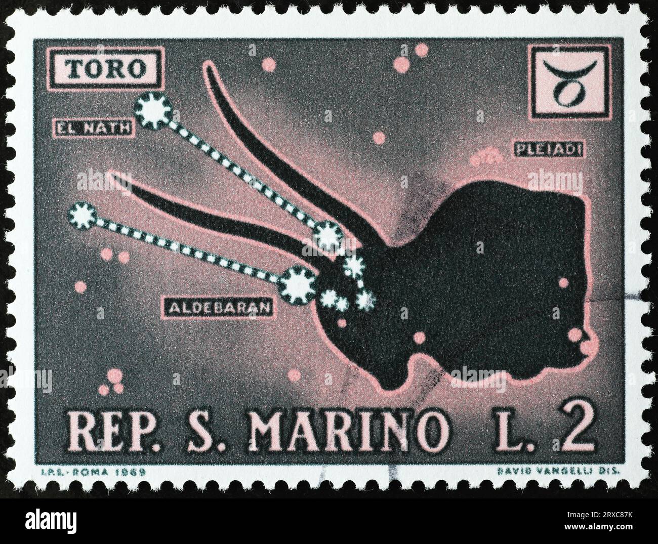 Segno zodiacale del toro sul francobollo Foto Stock