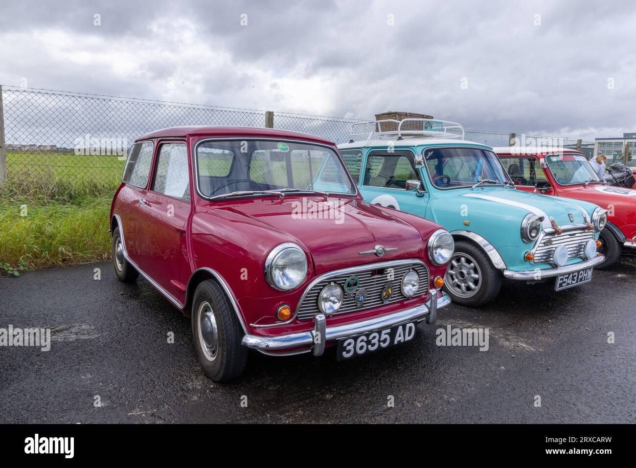 Settembre 2023 - un mini del 1960, incontro con auto d'epoca presso il museo degli elicotteri a Weston super Mare, Inghilterra. Regno Unito Foto Stock