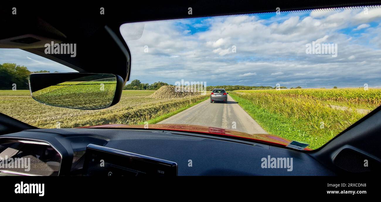 Guidando in un raid di Picardie, Baie de somme, Hauts-de-France, Francia Foto Stock