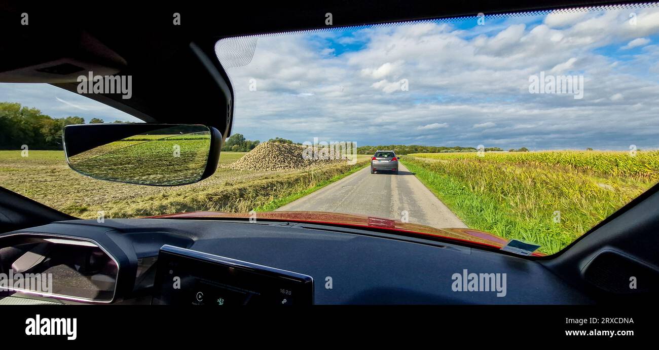 Guidando in un raid di Picardie, Baie de somme, Hauts-de-France, Francia Foto Stock