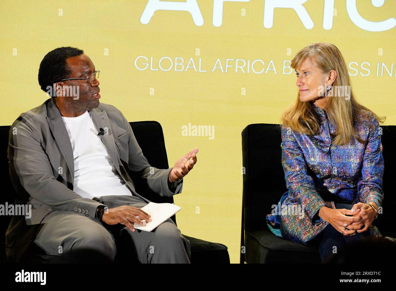 New York, New York, USA. , . Tshepo Mahloele, Jacqueline Novogratz durante la 2023 UNSTOPPABLE AFRICA Conference presentata da Global African Business Initiative, tenutasi al Westin Grand Central di New York, settembre 21-22 2023. Crediti: Jennifer Graylock/Alamy Live News Foto Stock