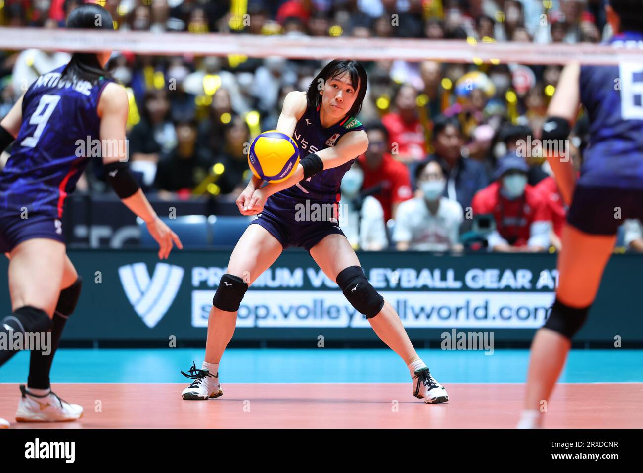 Tokyo, Giappone. 22 settembre 2023. Kotona Hayashi (JPN) pallavolo : FIVB Road to Paris Volleyball Qualifier/World Cup 2023 Giappone, torneo femminile tra il Giappone 3-0 Belgio allo Yoyogi National Stadium di Tokyo, Giappone . Crediti: Yohei Osada/AFLO SPORT/Alamy Live News Foto Stock