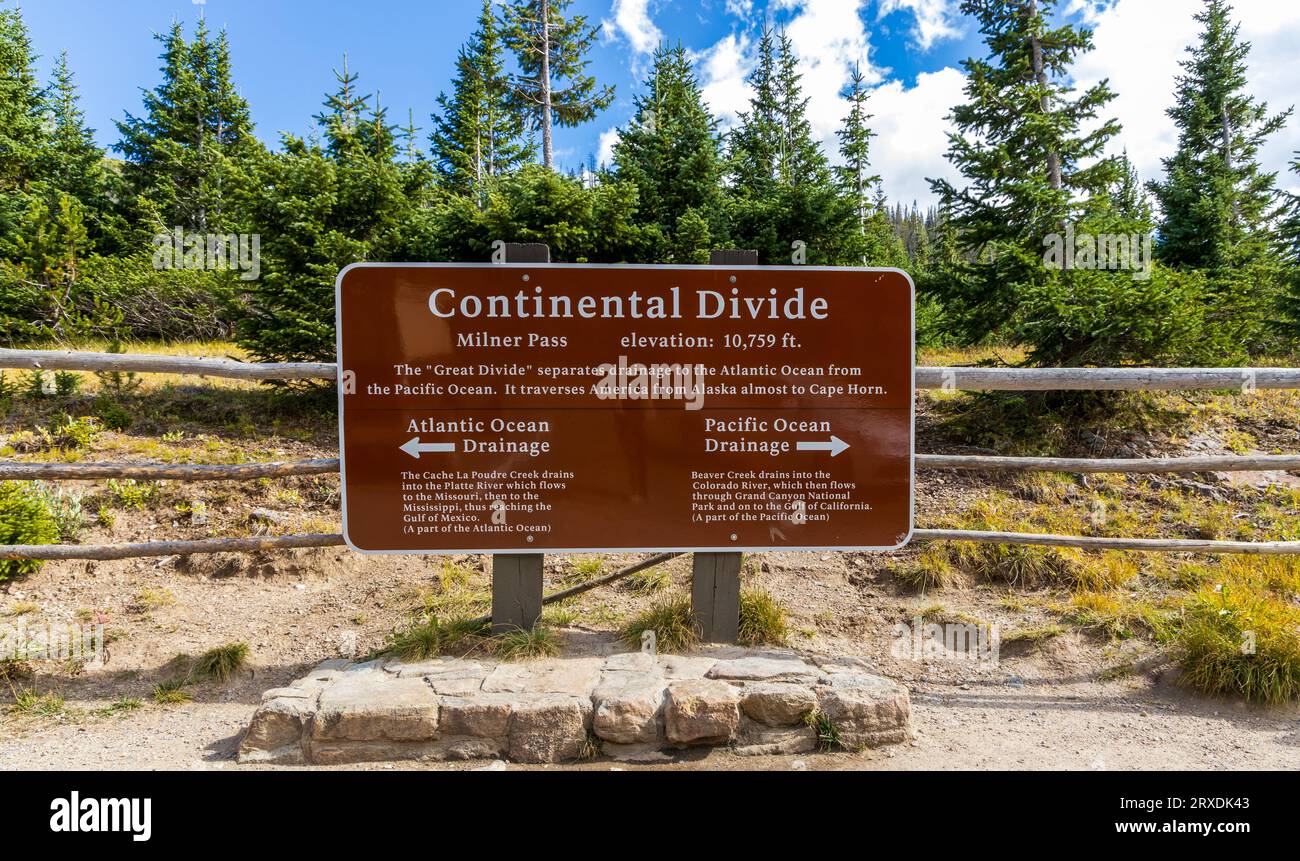 Rocky Mountain National Park, segnale Continental divide in Colorado Foto Stock