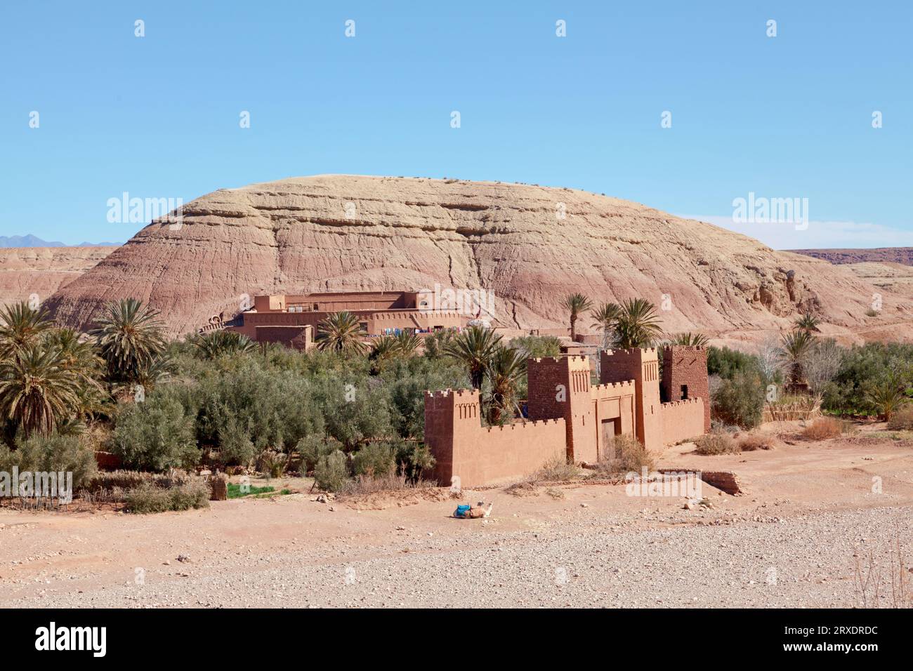 Ait Benhaddou è un ighrem (villaggio fortificato in inglese), lungo l'ex rotta carovana tra il Sahara e Marrakech nell'attuale Marocco. E' vero Foto Stock
