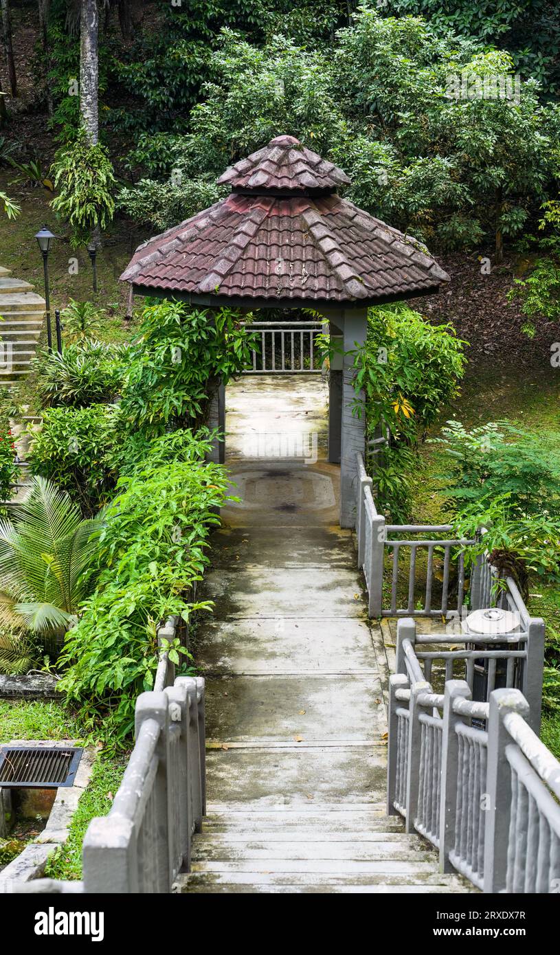 Cammina nel giardino botanico di Perdana a Kuala Lumpur, Malesia Foto Stock