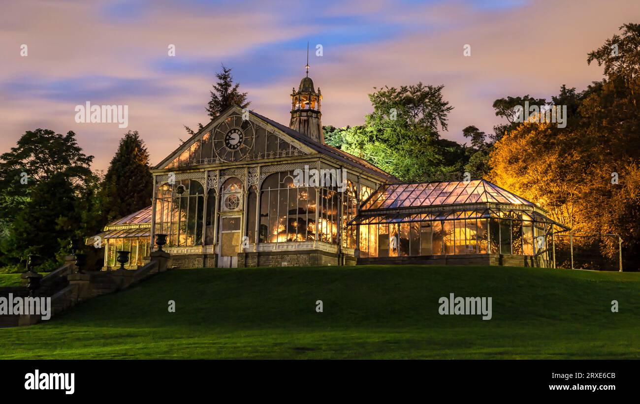 Victorian Conservatory at Corporation Park, Blackburn, Lancashire, Regno Unito Foto Stock