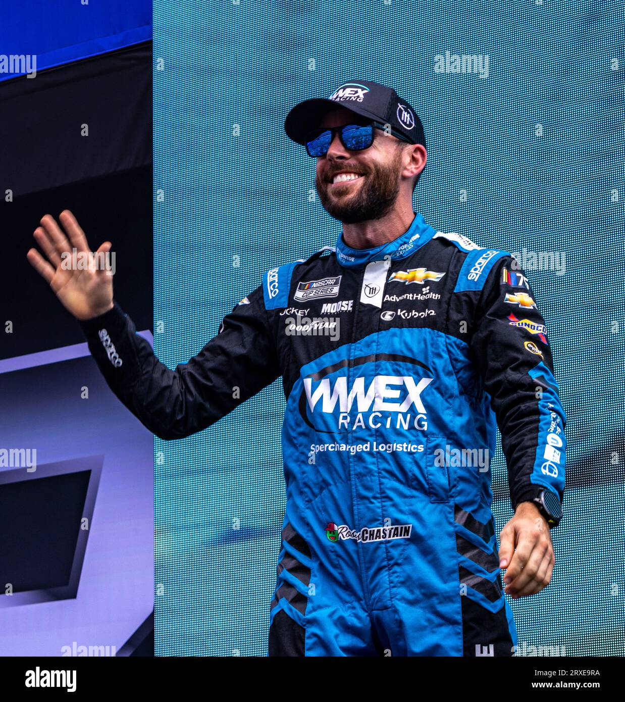 Fort Worth, Texas - 24 settembre 2023: Ross Chastain, pilota della Chevrolet Worldwide Express numero 1, gareggia nella NASCAR Autotrader EchoPark Automotive 400 al Texas Motor Speedway. Crediti: Nick Paruch/Alamy Live News Foto Stock