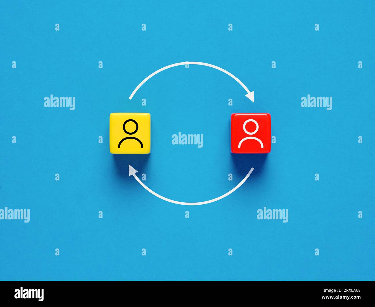 Concetto di rotazione del lavoro o rotazione del personale. Scambio di posizione. Sostituzione del personale. Foto Stock