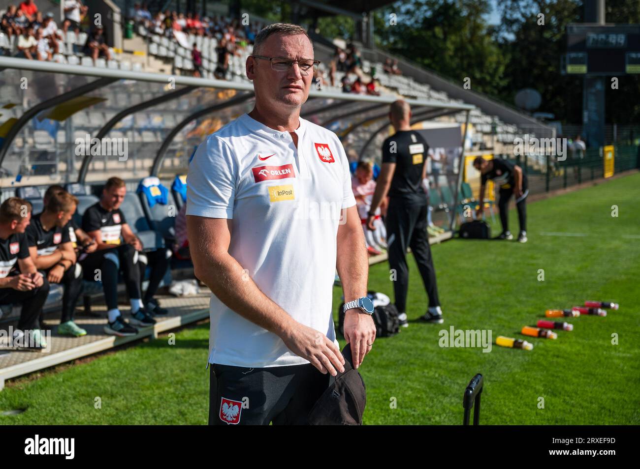 LEGNICA, POLONIA - 11 SETTEMBRE 2023: Partita amichevole Under 20 Elite League Polonia contro Germania 1:1. Capo allenatore della Polonia Milosz Stepinski. Foto Stock