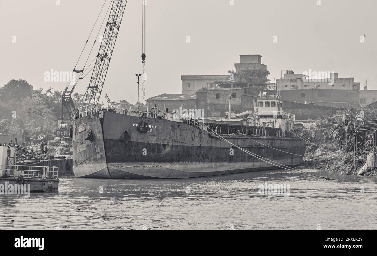 Nave in costruzione in un cantiere navale Foto Stock