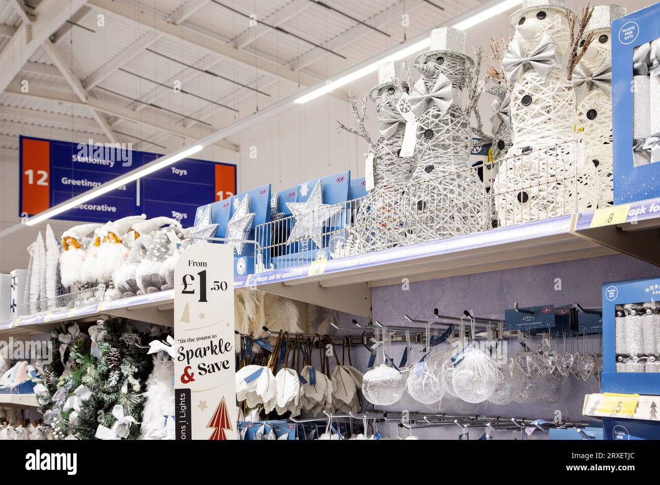 Negozio di B&M presso il centro commerciale Exeter nel Devon Foto Stock