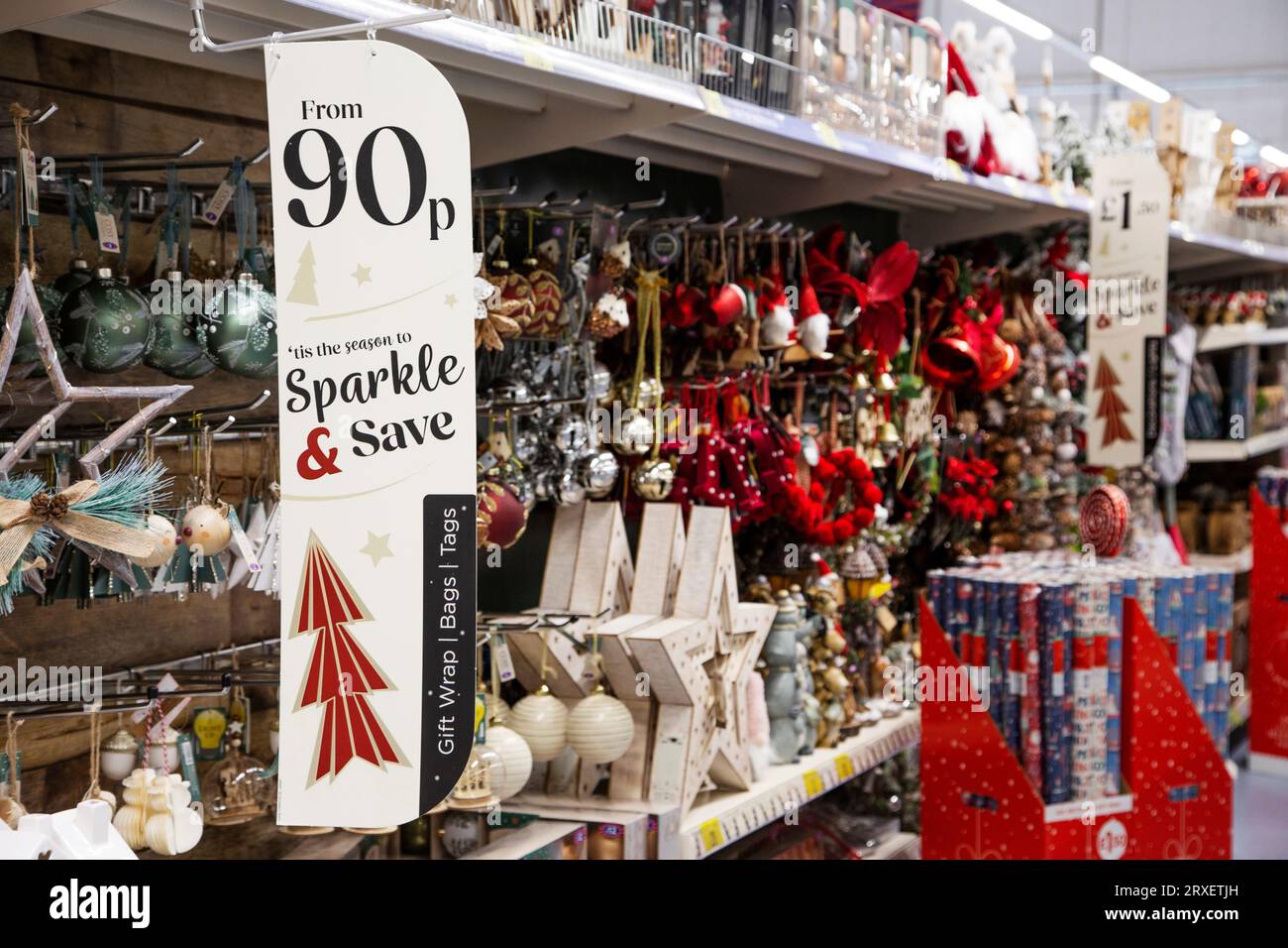 Negozio di B&M presso il centro commerciale Exeter nel Devon Foto Stock