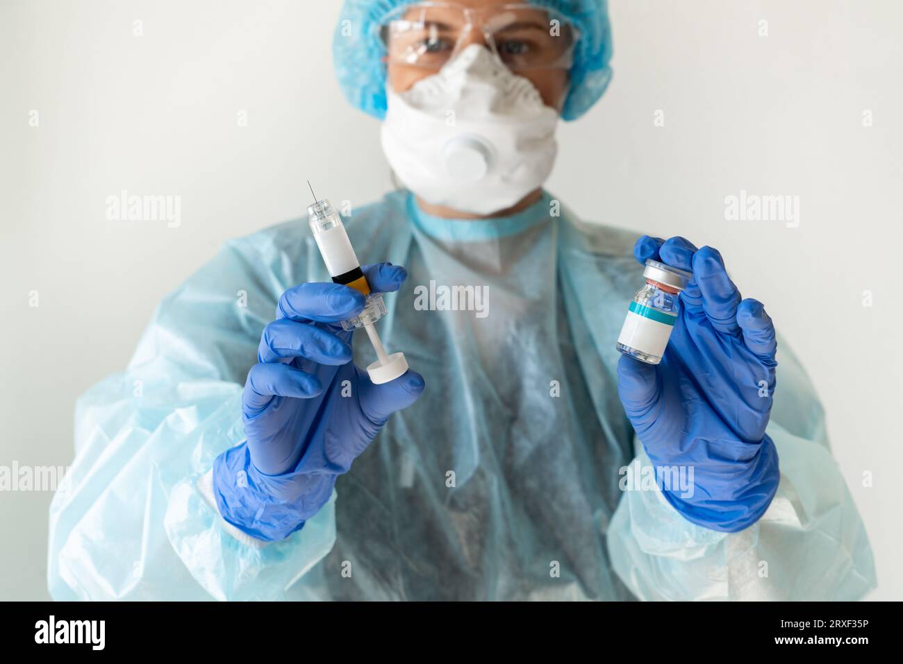 Il medico contiene la siringa e la medicina per iniezione. Foto Stock