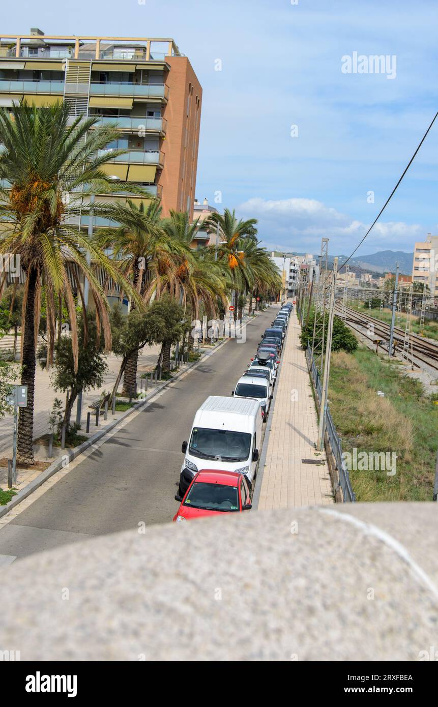 Architettura moderna Vista della strada dalla cima del ponte Foto Stock