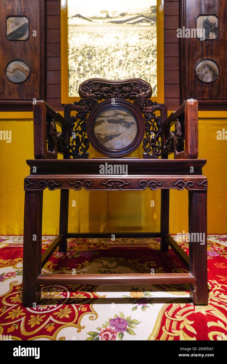 Pechino Cina, 21 febbraio 2023: Posti utilizzati per le autovetture reali nella tarda dinastia Qing nei musei ferroviari cinesi di Pechino. Foto Stock