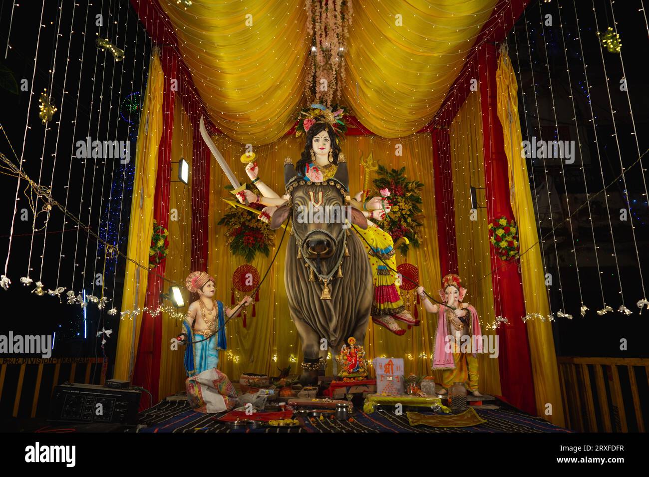 Statua Idol della dea maa durga nel festival navratri Foto Stock