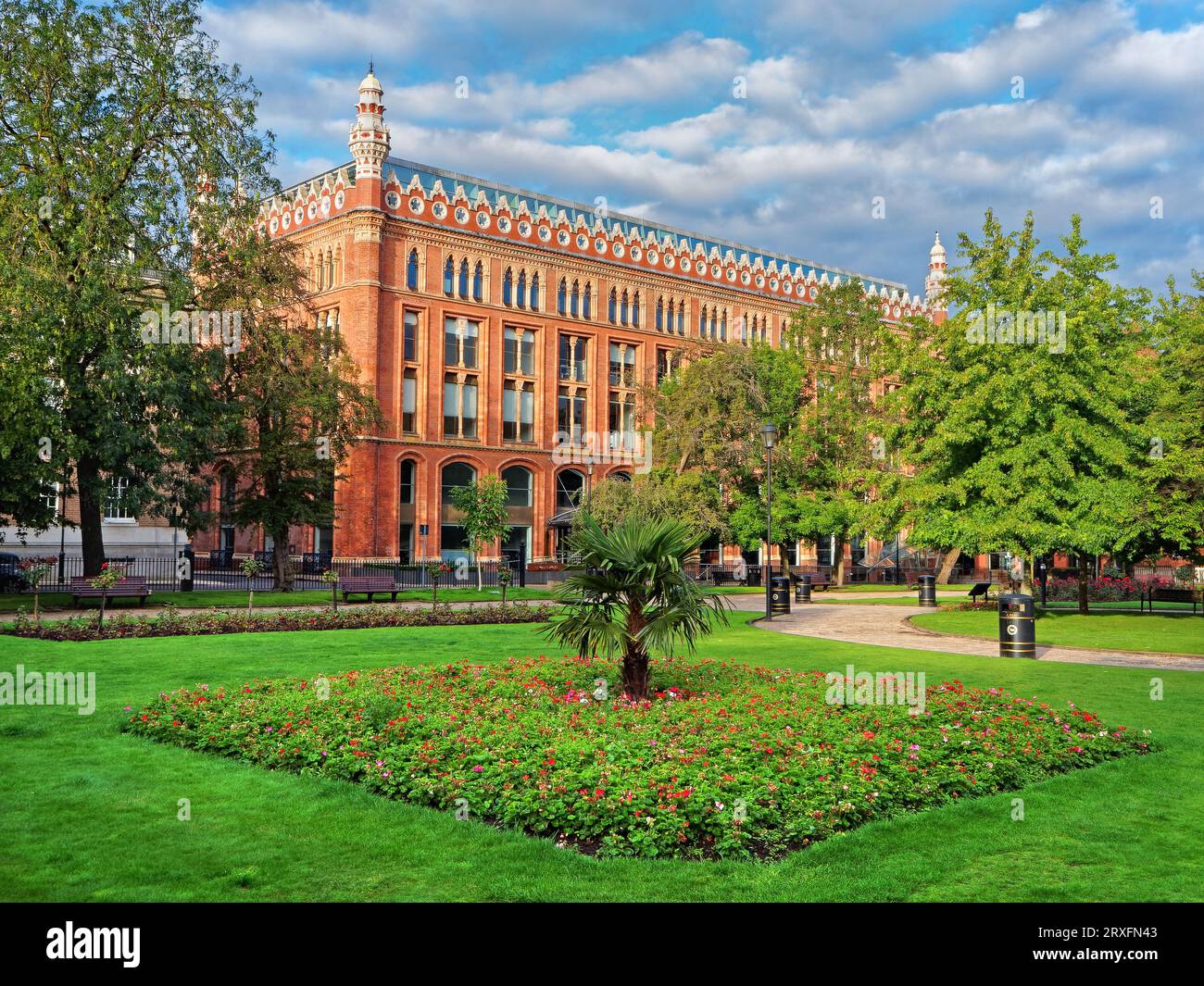 Regno Unito, West Yorkshire, Leeds, Park Square e St Pauls House. Foto Stock