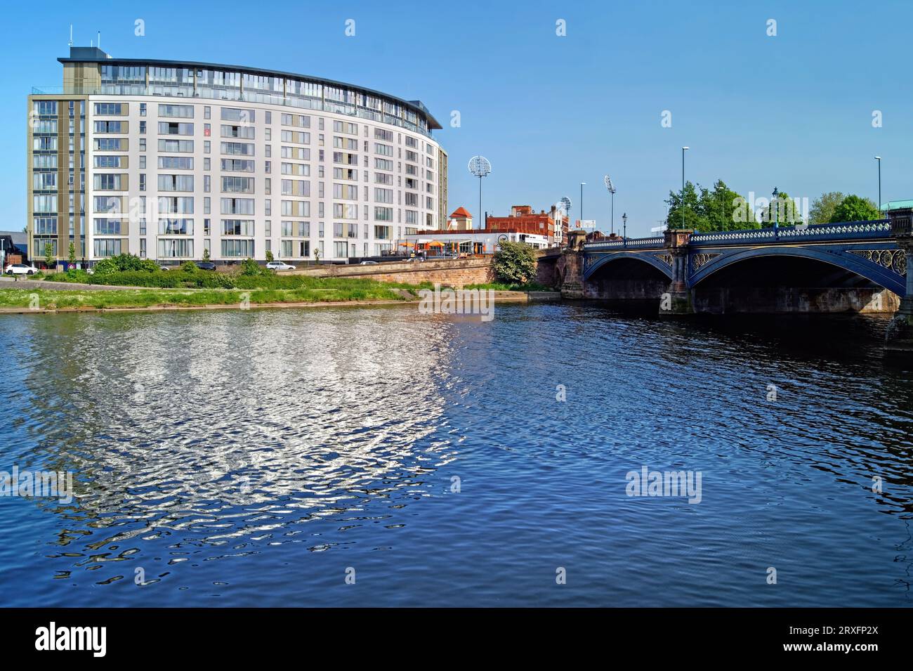 Regno Unito, Nottingham, Trent Bridge e River Trent Foto Stock