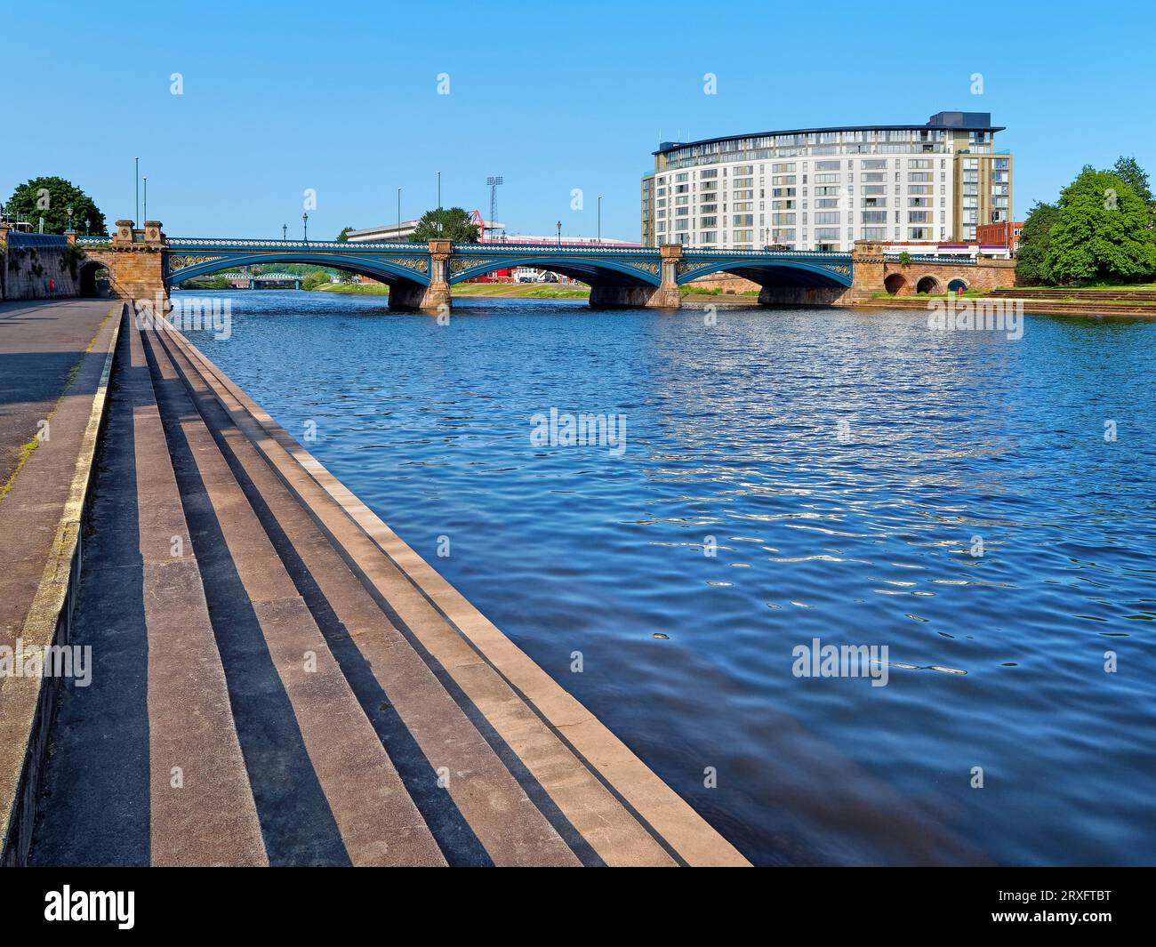 Regno Unito, Nottingham, Trent Bridge e River Trent Foto Stock