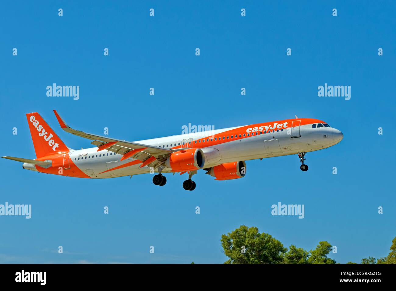 Aeromobili easyJet in avvicinamento finale alla pista. Foto Stock