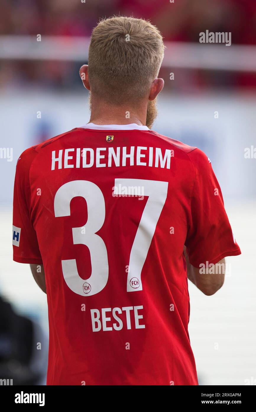 Jan-Niklas BESTE (1.FC Heidenheim) con la maglia numero 37 Foto Stock
