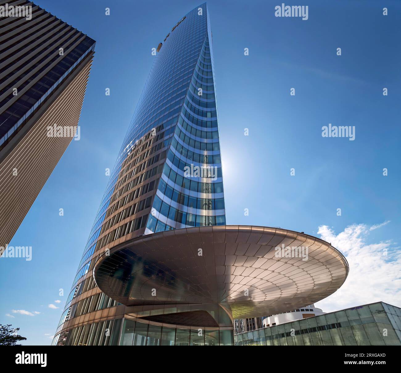 Edifici moderni per uffici, la Defence, il nuovo High Quarter, il più grande quartiere degli uffici d'Europa, Parigi, Francia Foto Stock