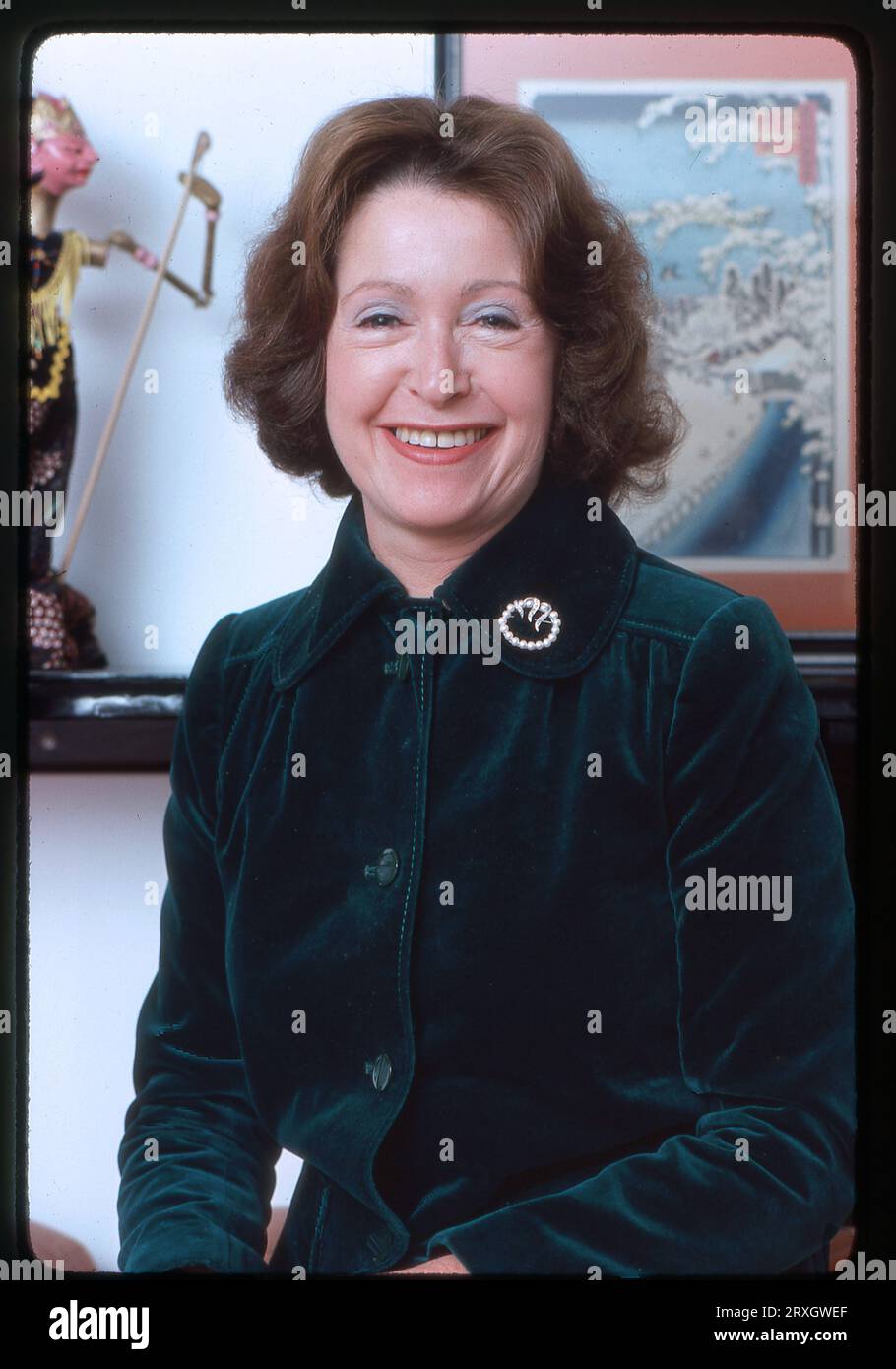 Ritratto in posa della scrittrice di suspense più venduta Mary Higgins Clark. Nel suo appartamento di Manhattan nel 1979. Ha scritto 51 libri, ognuno un bestseller. Foto Stock