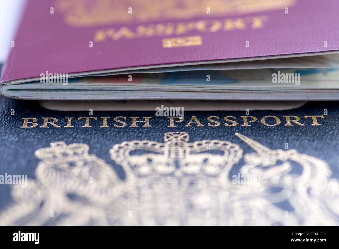 Primo piano dei passaporti britannici. Foto Stock
