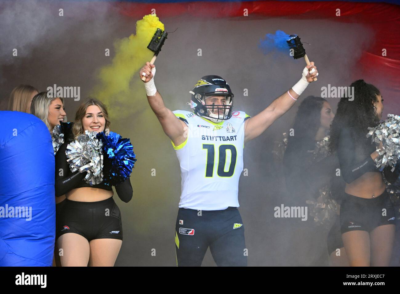 Duesseldorf, Germania. 24 settembre 2023. Football americano: Campionato professionistico ELF, Rhein Fire - Stuttgart Surge, play-off round, finale. Florian Lengauer di Stoccarda corre. Credito: Federico Gambarini/dpa/Alamy Live News Foto Stock