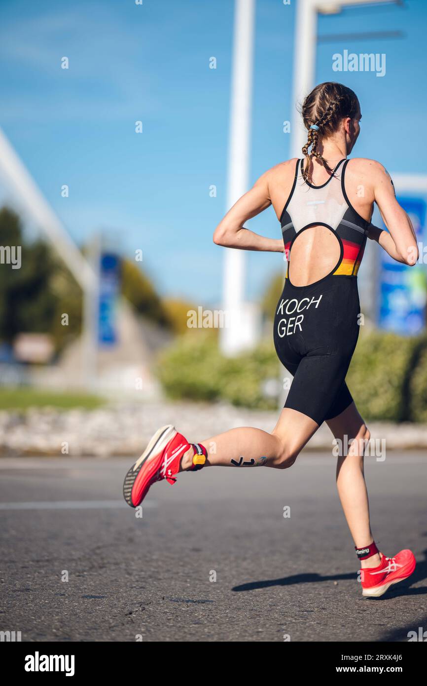 Annika Koch partecipa a Pontevedra nel World Triathlon Championship Series 2023. Foto Stock