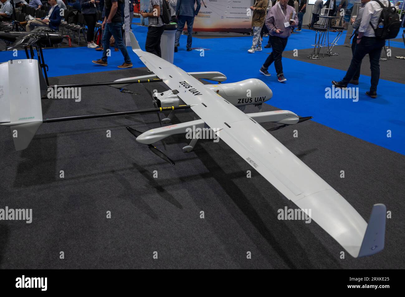 Excel, Londra, Regno Unito. 26 settembre 2023. Un evento leding UK per Rotorcraft apre ad Excel, che comprende Helitech, Drone X e Advanced AirMobility Expo. La tecnologia dei droni domina l'esposizione. Crediti: Malcolm Park/Alamy Live News Foto Stock