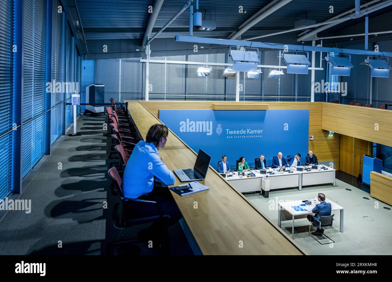 L'AIA - Sander Veldhuizen, capo del dipartimento del mercato del lavoro e degli affari socioeconomici, Ministero degli affari sociali e dell'occupazione (2008-2019), durante le audizioni pubbliche della commissione d'inchiesta parlamentare che indaga sulla politica antifrode del governo. L'indagine è stata avviata in seguito allo scandalo delle prestazioni per i bambini. ANP REMKO DE WAAL netherlands Out - belgium Out Foto Stock