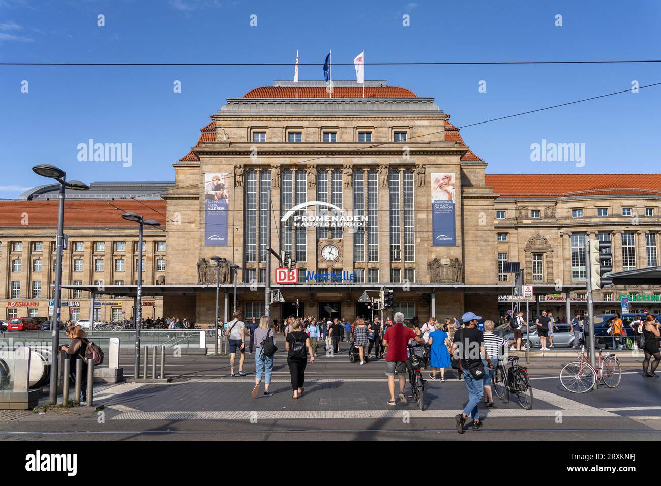 Der Hauptbahnhof a Lipsia, Sachsen, Deutschland | Leipzig Hauptbahnhof Leipzig stazione centrale di Lipsia, Sassonia, modernes Seniorenheim Foto Stock