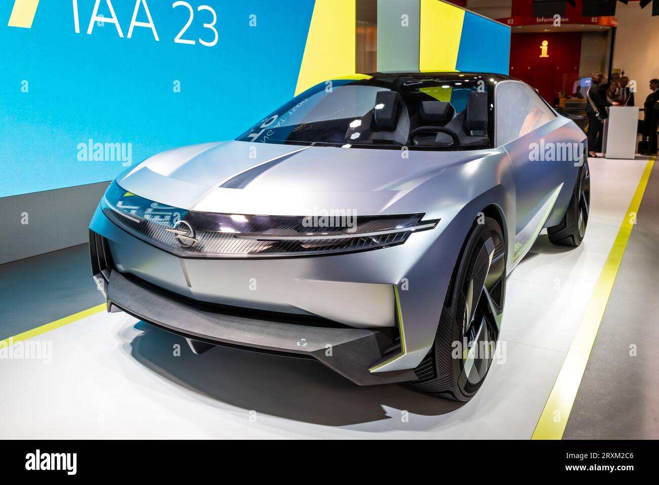 Opel Experimental Concept Car al Salone dell'automobile IAA Mobility 2023 di Monaco, Germania, 4 settembre 2023. Foto Stock