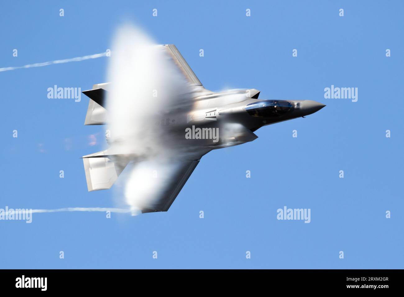 US Air Force 495th Fighter Squadron Lockheed Martin F-35 Lightning II da combattimento dalla base aerea di Lakenheath in volo sopra la base aerea di Kleine Brogel. PE Foto Stock