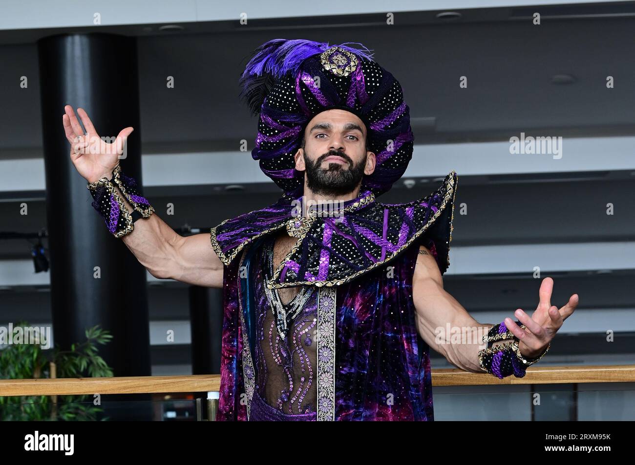 Londra, Regno Unito. 26 settembre 2023. Photocall: Aladdin con i calchi Davood Ghadami a Fairfield Halls, Park Ln, Croydon. Credito: Vedere li/Picture Capital/Alamy Live News Foto Stock