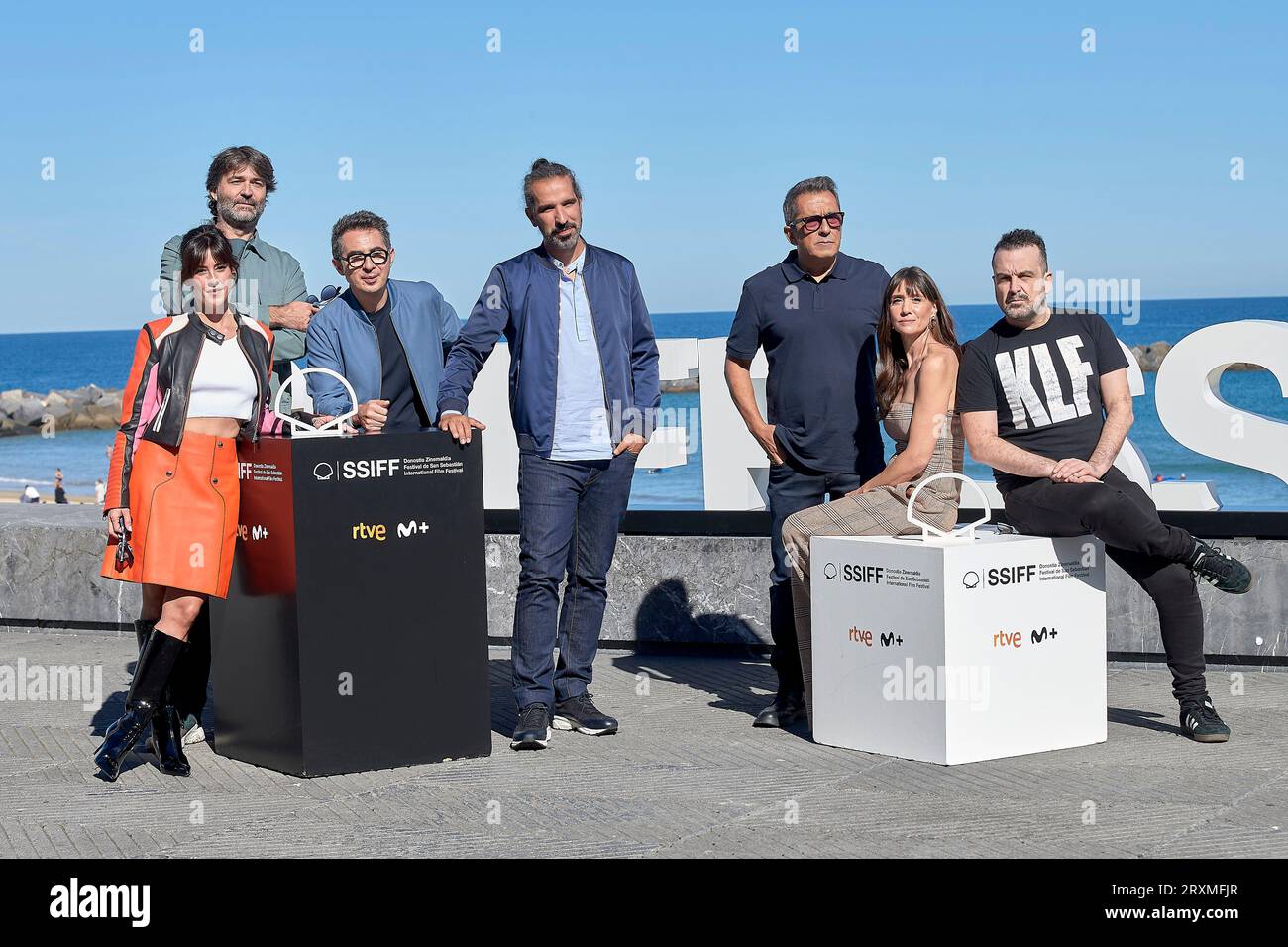 Toni Carrizosa, Berto Romero, Javier Ruiz Caldera, Alberto de Toro, Andreu Buenafuente, Eva Ugarte, Maria Botto, Nacho Vidalongo, presente alla foto "El otro Lado" durante il 71° Festival internazionale del cinema di San Sebastian a Kursaal il 24 settembre 2023 a San Sebastian, Spagna. (Foto di Yurena Paniagua/COOLMedia/NurPhoto) Foto Stock