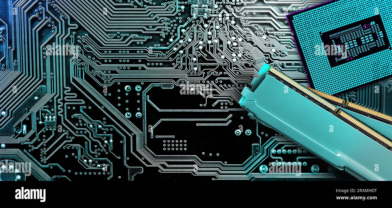 Memoria del computer e processore su circuito scheda madre background . Componenti del computer . Foto Stock