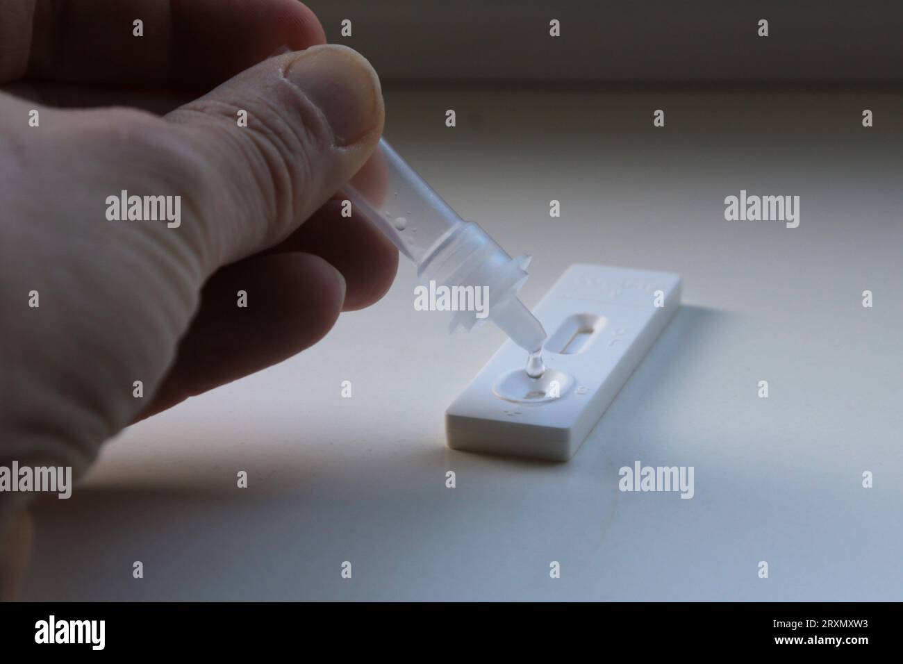 Amburgo, Germania, 06. Maggio 2021, Corona Antigen Rapid test Kit, Self-test Foto Stock