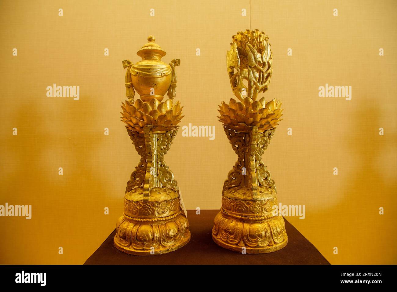 Zunhua City, Cina - 9 aprile 2023: Preziosi manufatti buddisti nelle tombe orientali della dinastia Qing, Cina settentrionale Foto Stock