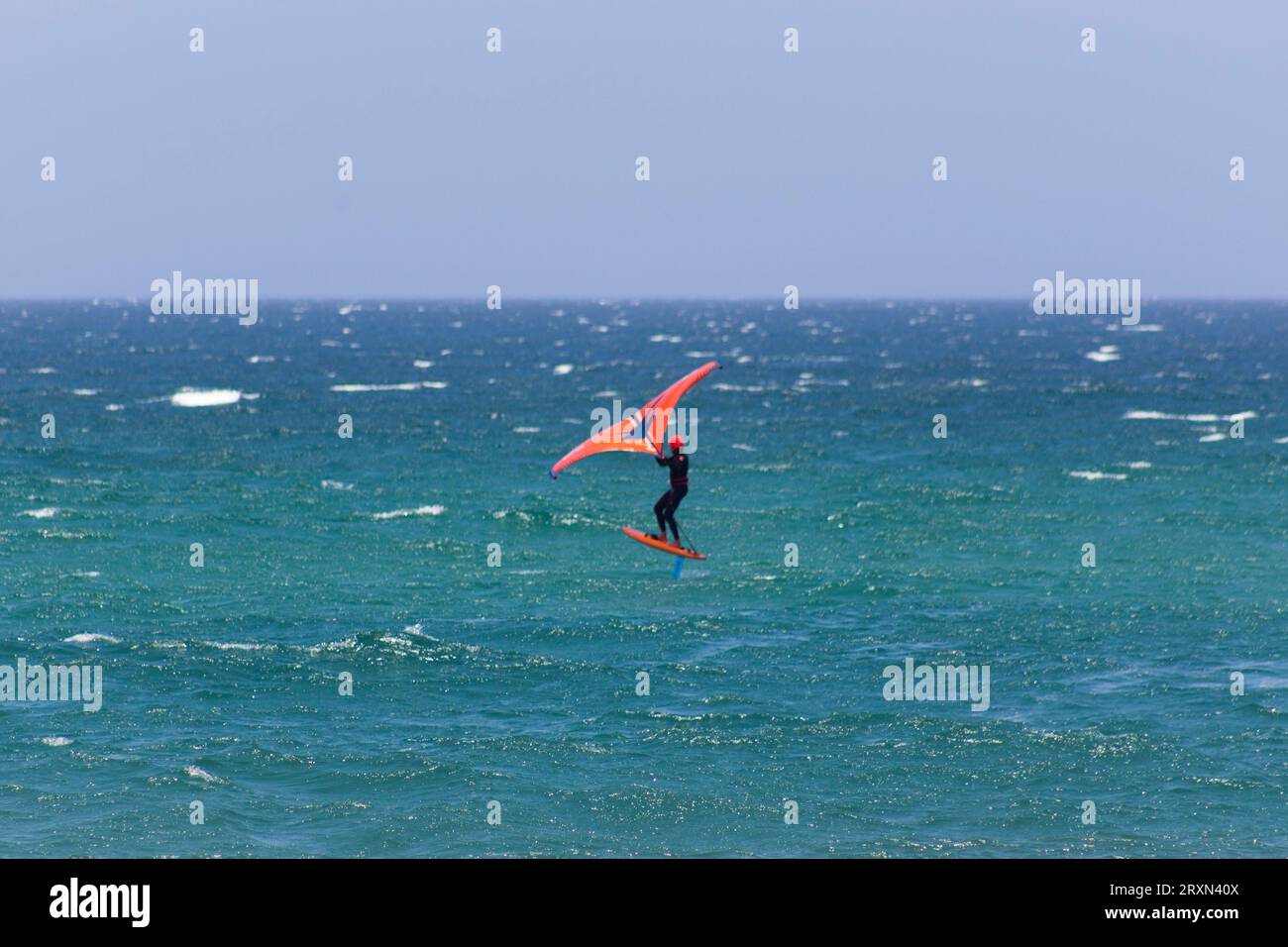 kitesurf a Praia da Foz do Lizandro Ericeira Portogallo Foto Stock