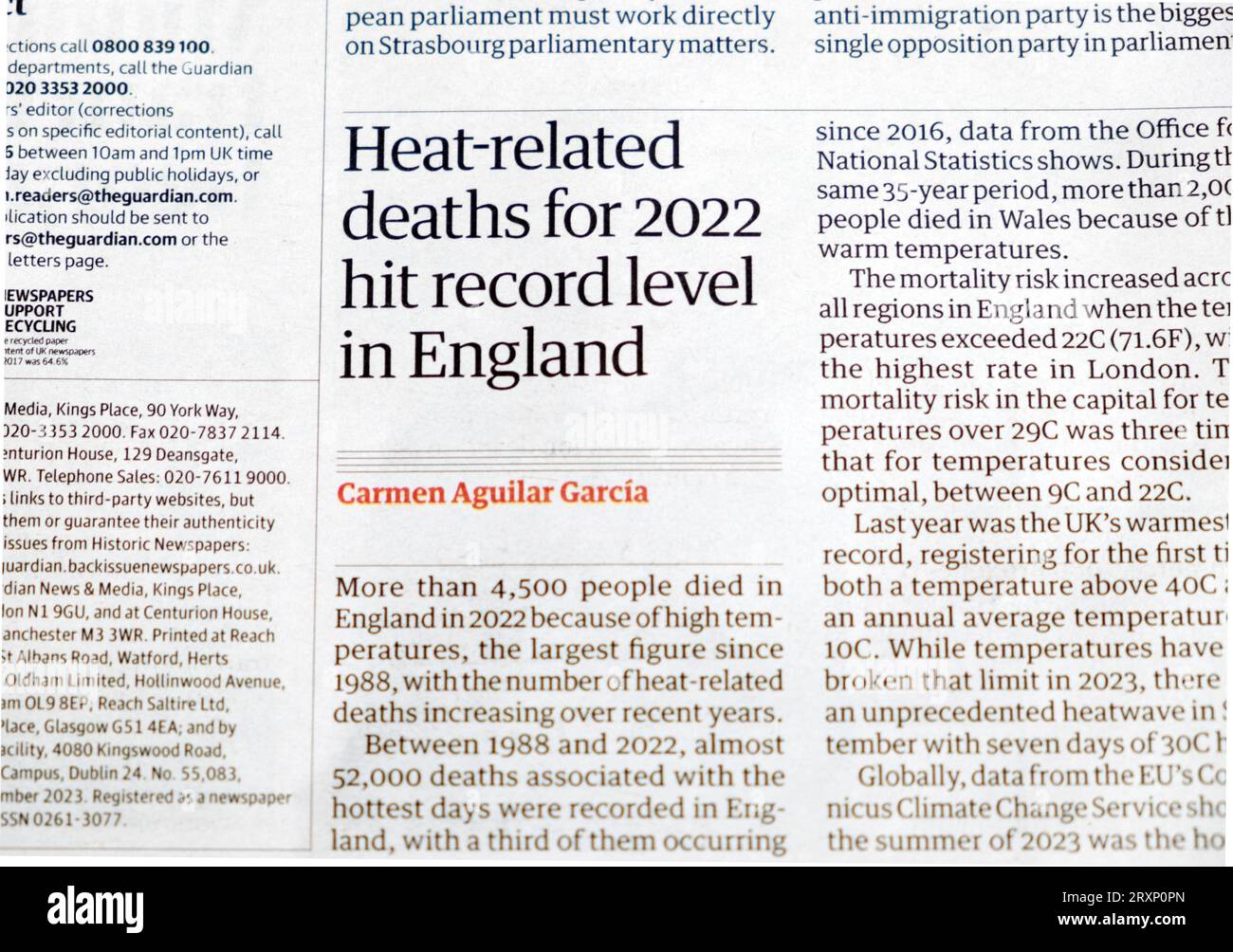 "I decessi legati al calore per il 2022 hanno raggiunto il livello record in Inghilterra" il quotidiano Guardian headline cutting clipping Climate Change articolo del 23 settembre 2023 Regno Unito Foto Stock