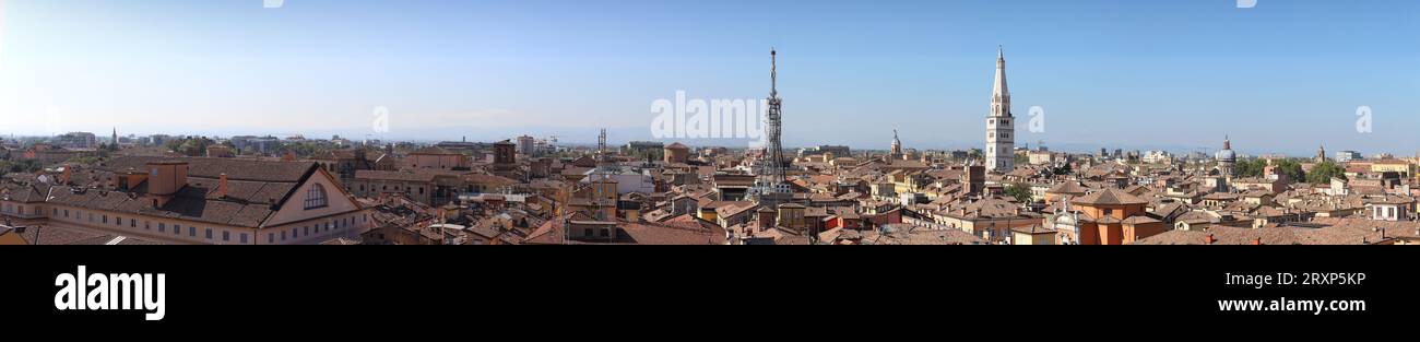 Vista panoramica della città di Modena, Emilia Romagna, Italia, città turistica UNESCO, Europa Foto Stock