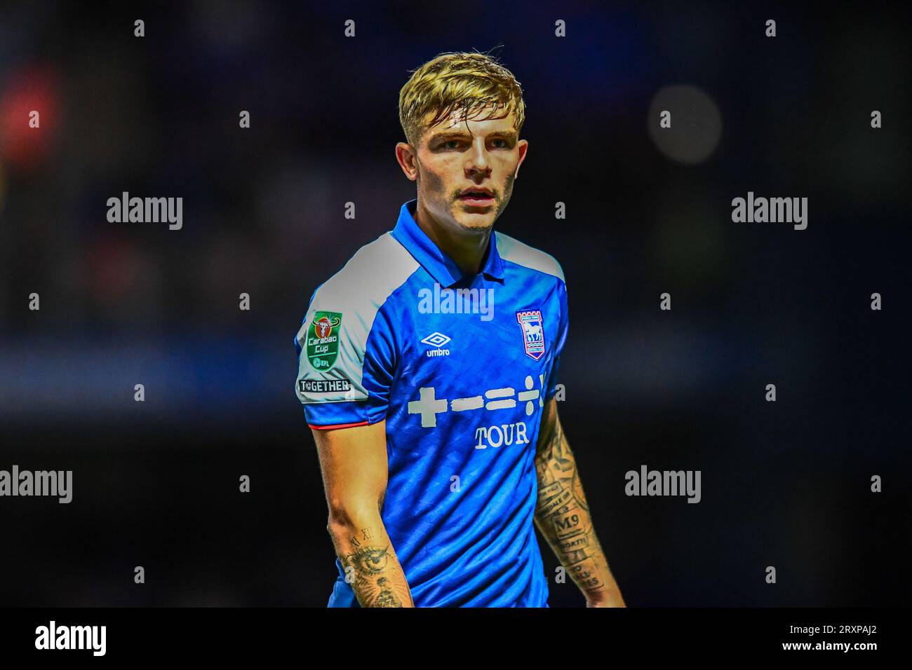 Brandon Williams (18 Ipswich Town) durante il terzo turno della Carabao Cup tra Ipswich Town e Wolverhampton Wanderers a Portman Road, Ipswich martedì 26 settembre 2023. (Foto: Kevin Hodgson | mi News) crediti: MI News & Sport /Alamy Live News Foto Stock