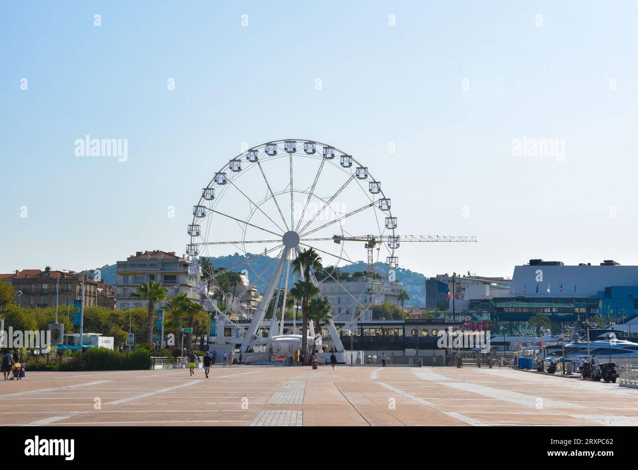 Francia, Cannes, una località turistica sulla Costa Azzurra, è famosa per il suo festival internazionale del cinema. Foto Stock